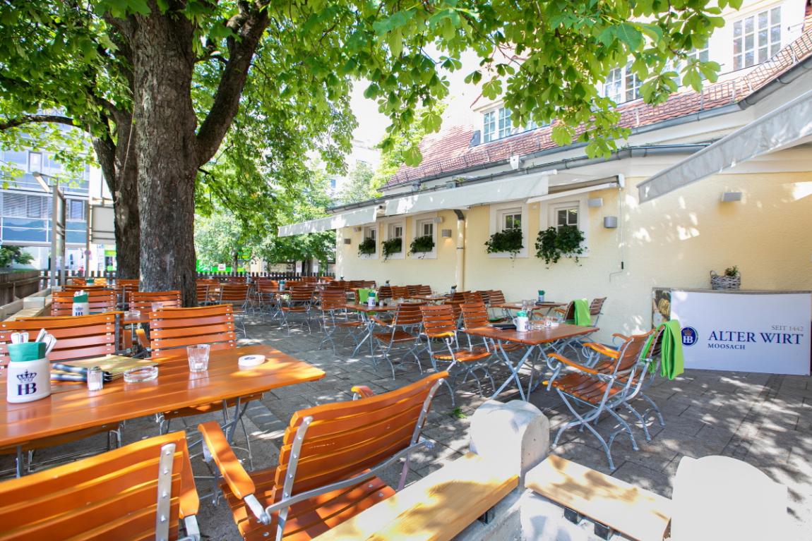 terrasse-alter-wirt-moosach-biergarten